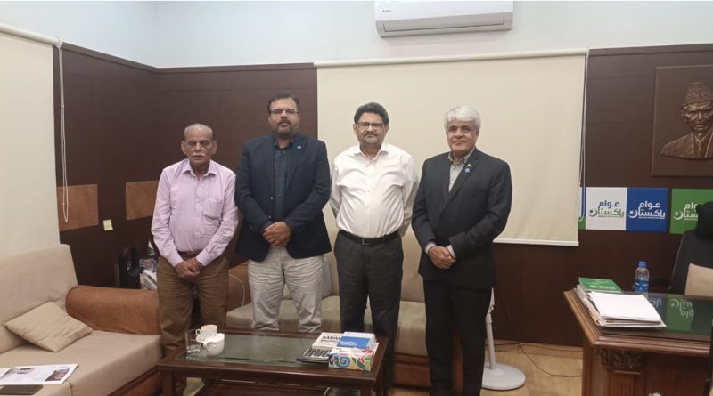 Miftah Ismail Meets Media Representatives in Karachi